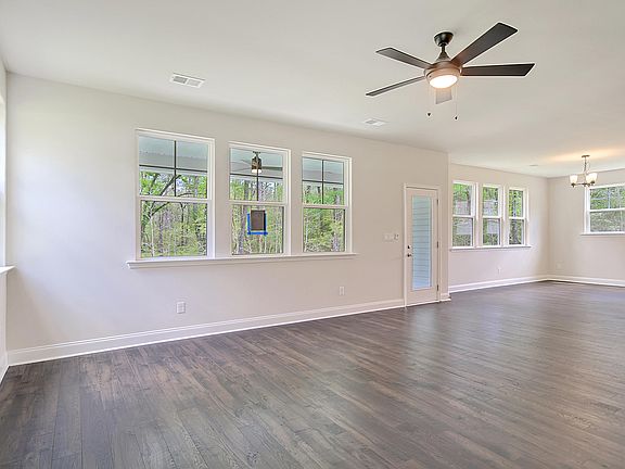 3rd image of 138 Kay St