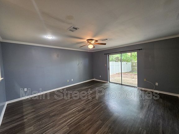 3rd image of 3041 Belle Meade Dr APT C