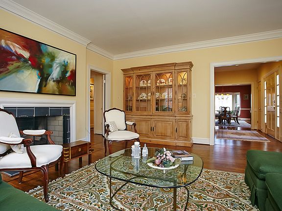 4th image of 1034 Broad Branch Ct