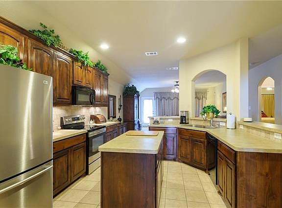 5th image of 216 Longhorn Dr