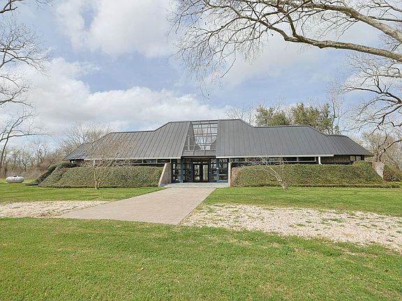 4th image of 1504 Half Moon Dr