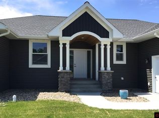 1708 Woodduck St, Saint Peter, MN 56082