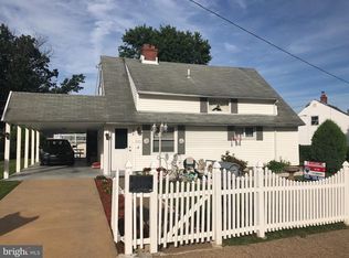 9303 Campus Ln, Philadelphia, PA 19114