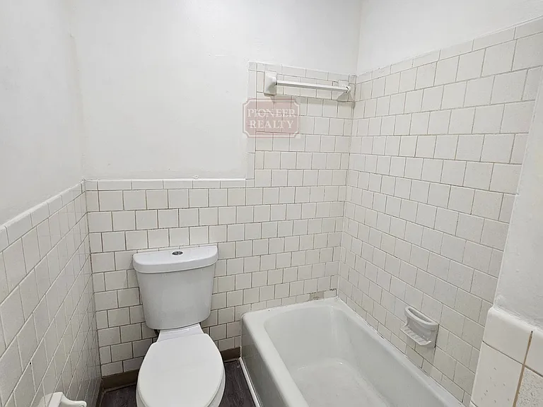 1300 New York Ave #10 — Photo 12