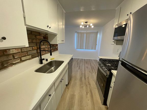 3rd image of 1901 Pelham Ave #7
