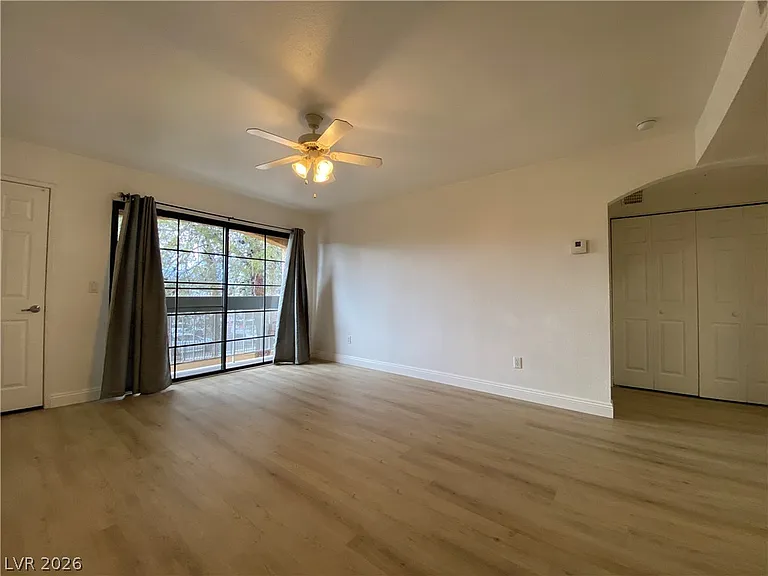 5174 S Jones Blvd #207 — Photo 6