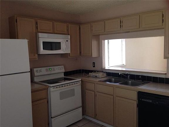 5th image of 108 Hickory Springs Dr