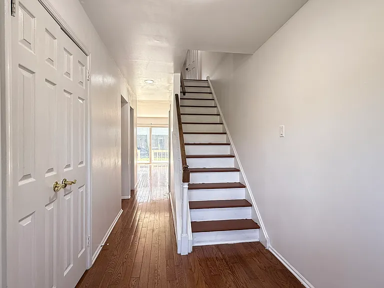 1187 Heyward Rd — Photo 3