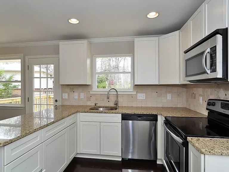 5127 Furman Pl — Photo 2