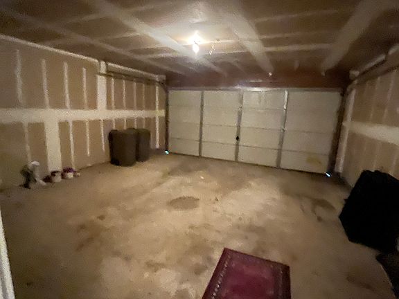 4th image of 915 W Main St #917