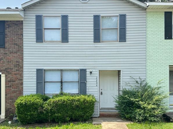 2294 Cheshire Dr