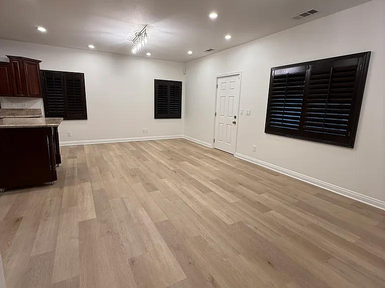 14401 Bloomfield Ave — Photo 11