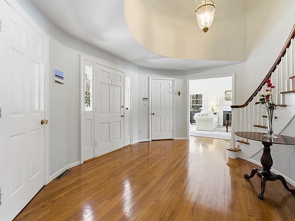 5th image of 308 Musterfield Rd