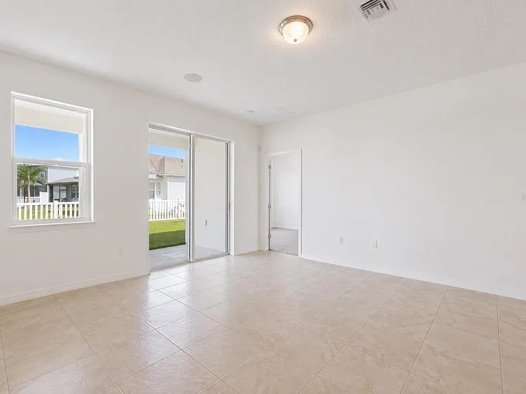 2824 Neverland Dr — Photo 10