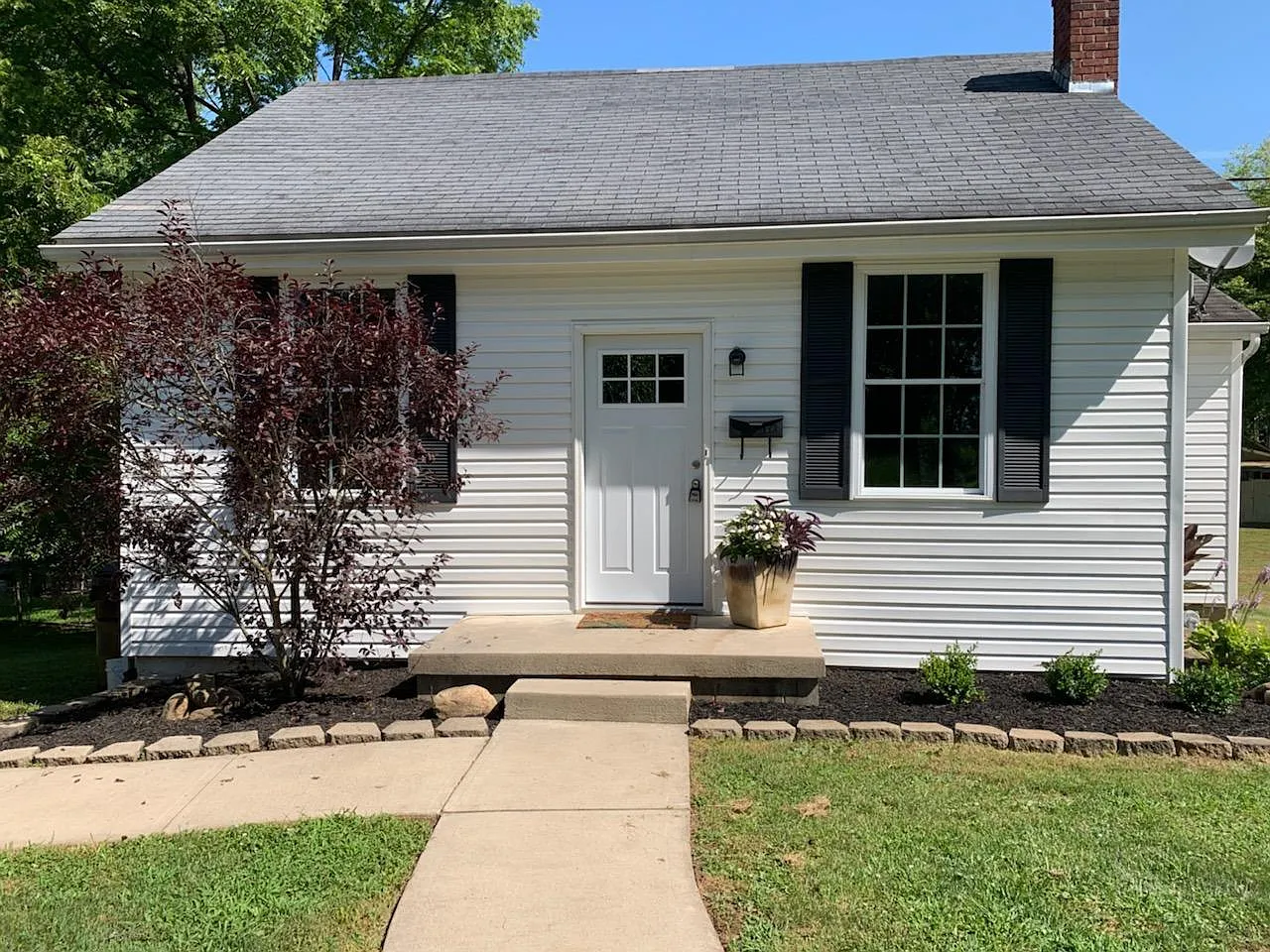 105 Garfield Ave photo 1
