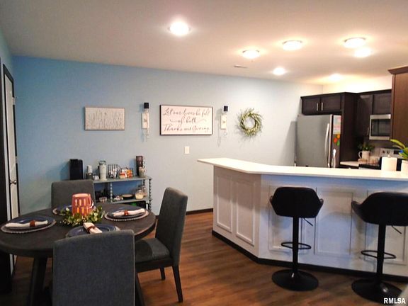 4th image of 420 E Franklin St APT 103