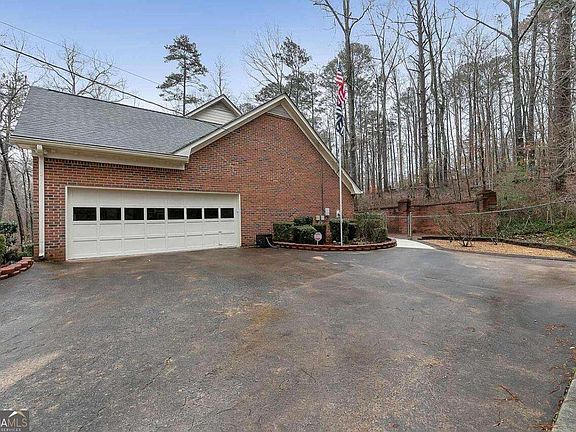 5th image of 2250 Plantation Rd