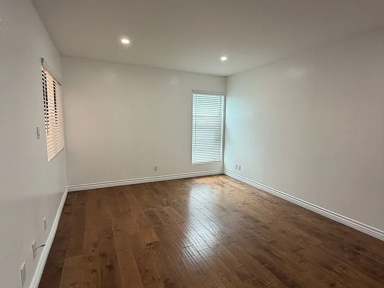 453 Ivy St — Photo 46