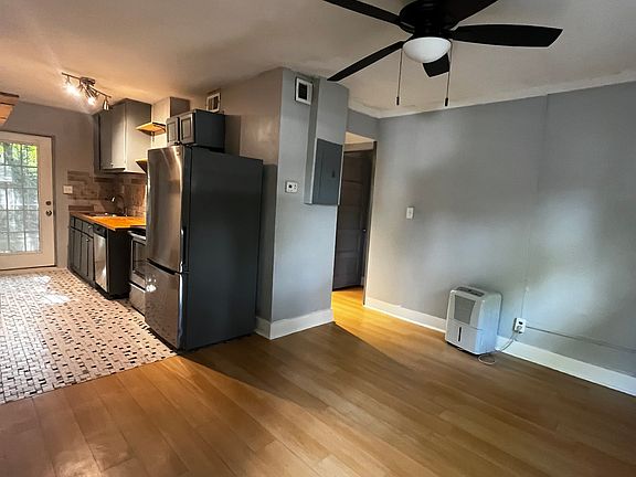 5th image of 1137 Hunter Pl NW #B