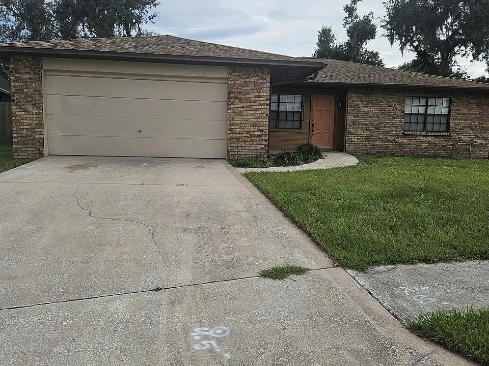 1115 Mook St