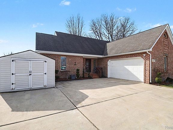 3rd image of 7277 Cardinal St