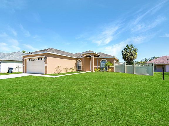 3rd image of 436 Albatross Ct