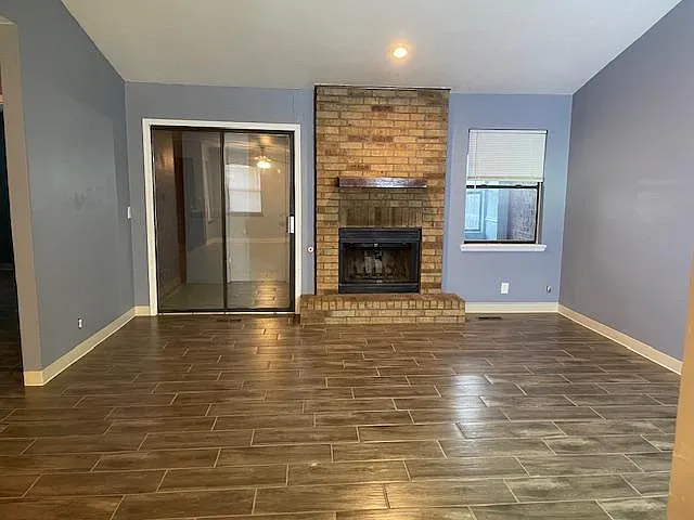 2 bed, 1200 sqft, $980 — Photo 2