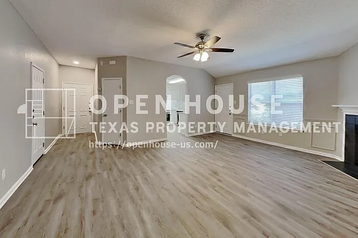 649 Blueberry Hill Ln — Photo 3