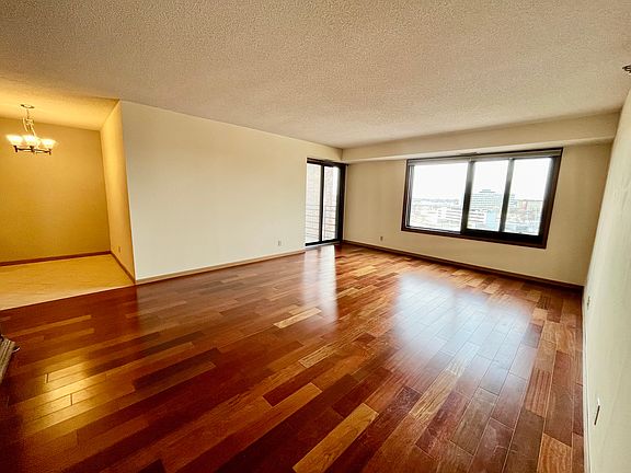 2nd image of 26 10th St W Unit 1510
