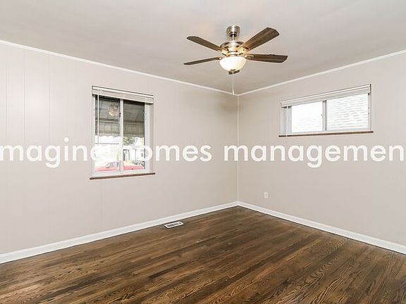 3rd image of 1688 Sanborn Dr