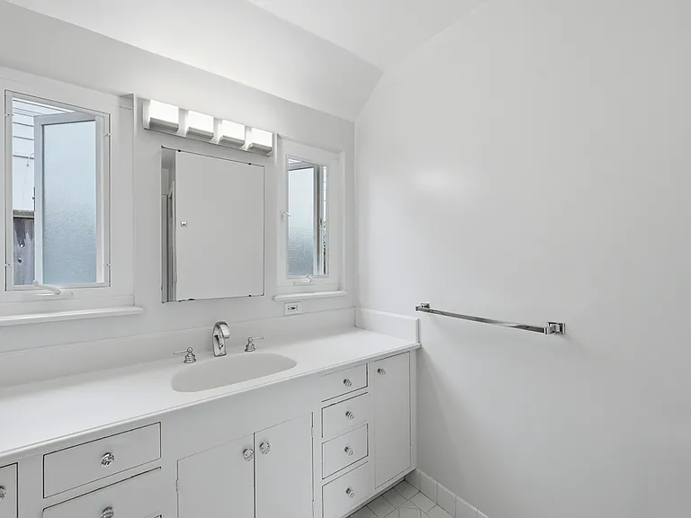 20 Kent Pl — Photo 29
