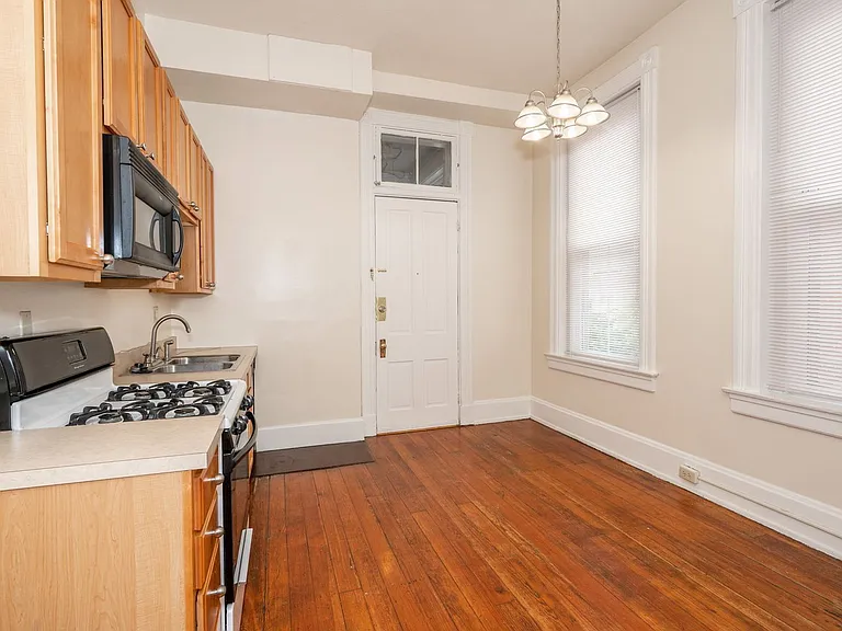 213 E University Ave #B1 — Photo 3