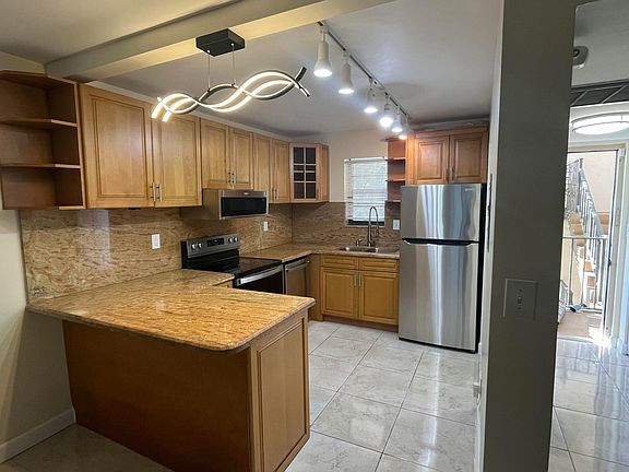5th image of 9300 SW 8th Street #301