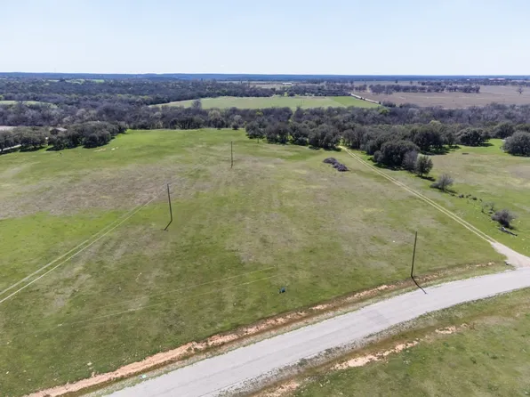 6 River Shoals Rd, Mineral Wells, TX 76067