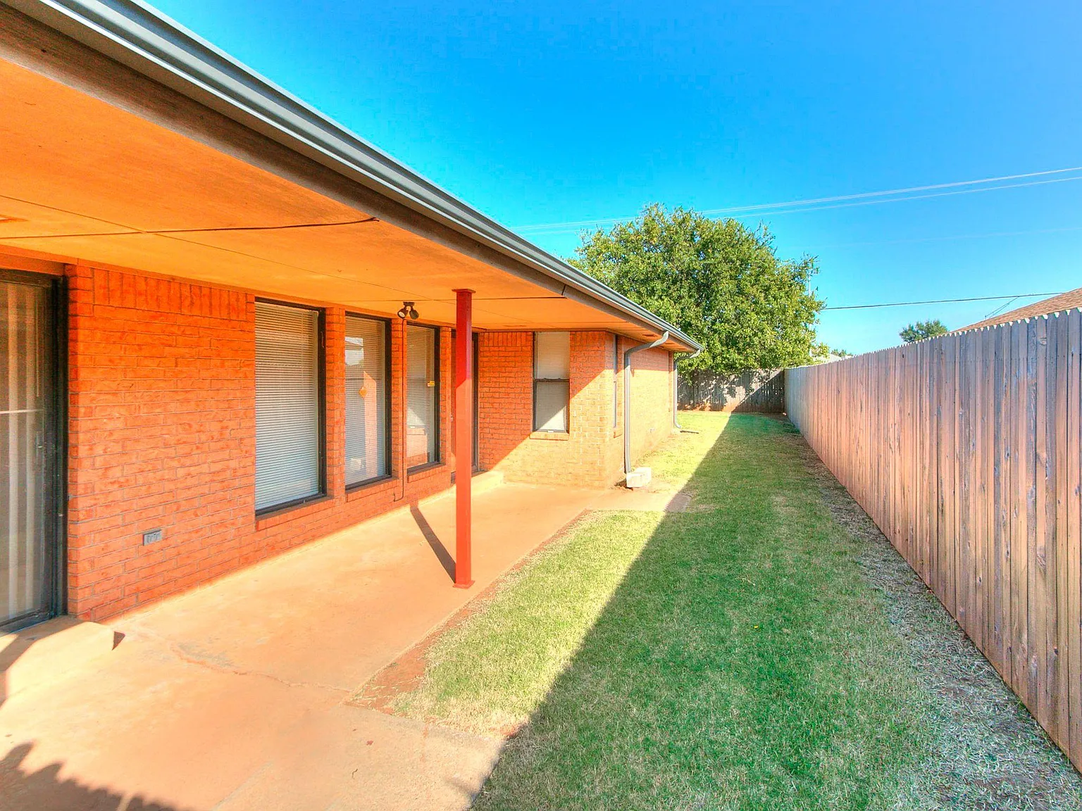 3 bed, $1,550 — Photo 2