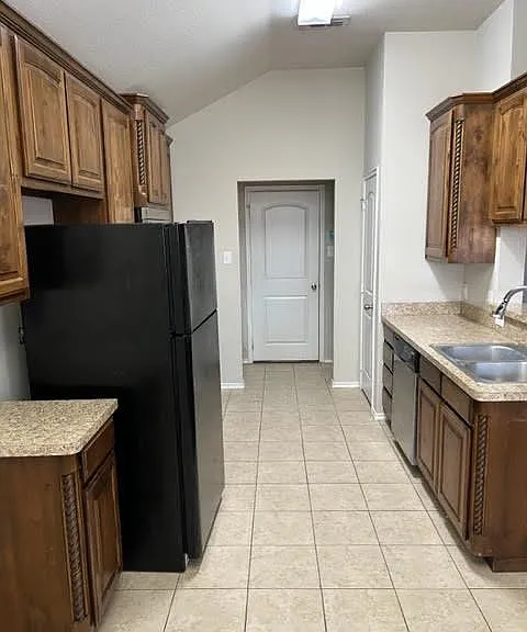 1731 Sully Ct — Photo 6