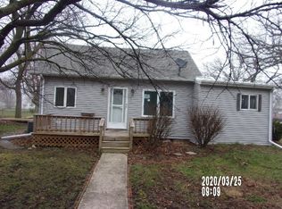 407 E 6th St, Long Point, IL 61333