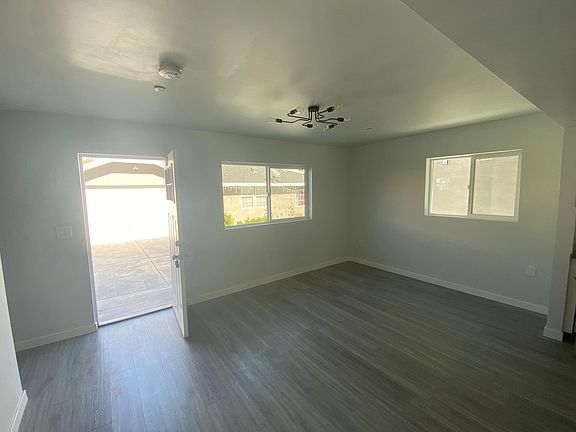 4th image of 4323 E 58th St #B