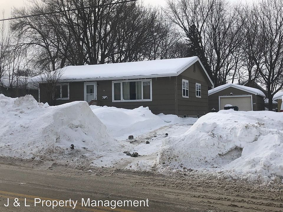 2nd image of 10 17th St NE