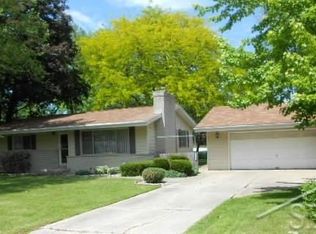 6384 W Berkshire Dr, Saginaw, MI 48603