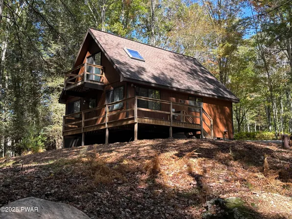 139 Water View Dr, Lords Valley, PA 18428