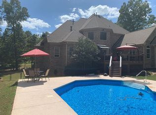 15 Hawthorn Ln, Covington, GA 30014