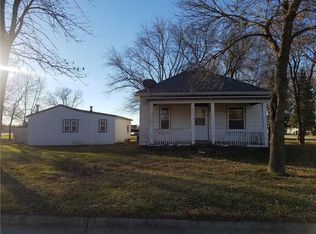416 4th St, Perry, IA 50220