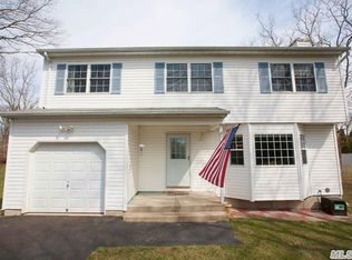 46 Morris Ave, Patchogue, NY 11772