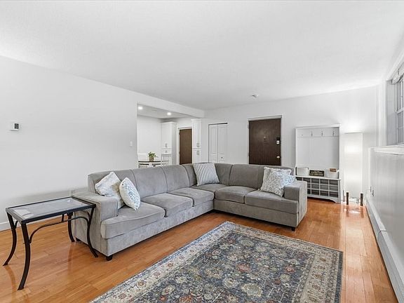 4th image of 206 Rock St APT M1