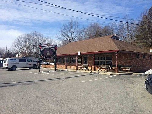 4th image of 777 Putnam Pike