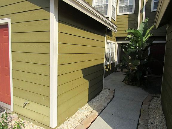 2nd image of 2715 Fan Palm Dr