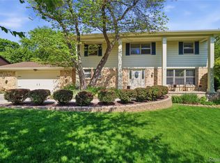 6211 Kings Scepter Rd, Grand Blanc, MI 48439
