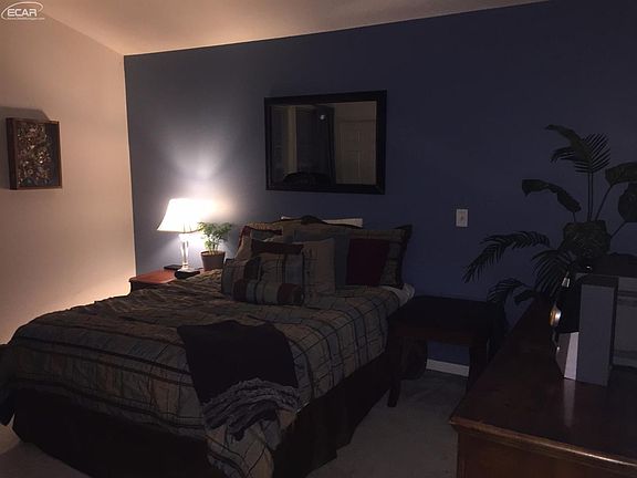 5th image of 5195 Meadow Crest Cir