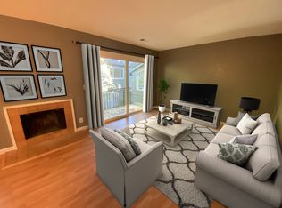 24 Emery Bay Dr, Emeryville, CA 94608